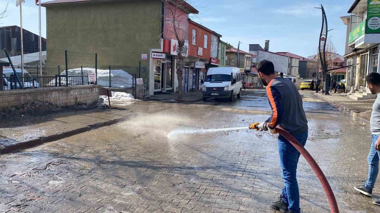 Karlıova’da bahar temizliği