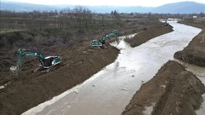 Kurşunlu Bölgesinde Dere Islah Çalışması Yapılıyor