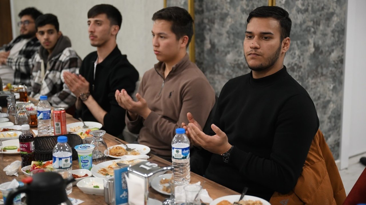 Malatya’da kültürleri buluşturan iftar programı