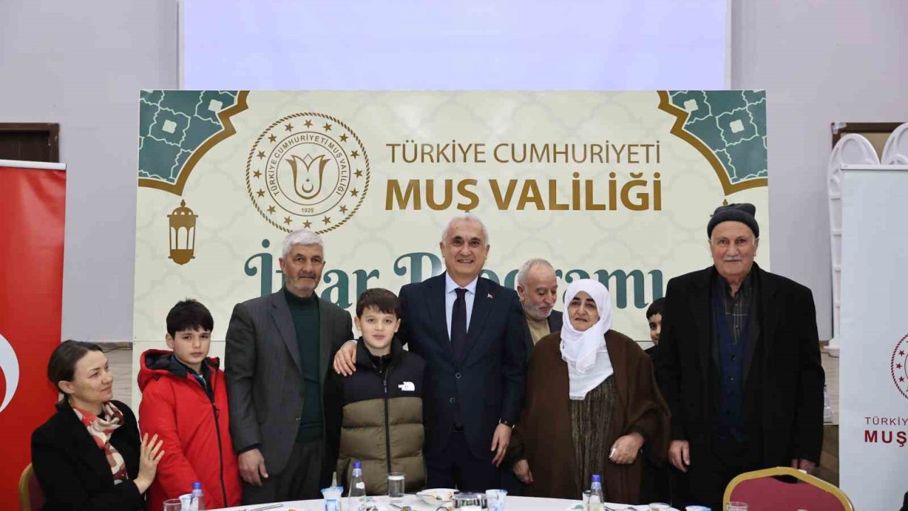 Muş Valiliği, şehit yakınları ve gaziler için iftar programı düzenledi