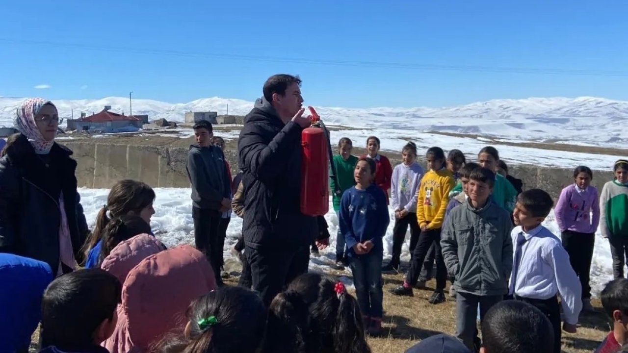 Öğrencilere deprem ve yangın tatbikatı verildi