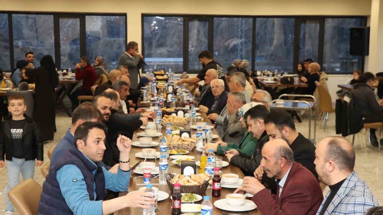 Oltu MHP İlçe Teşkilatı iftarda buluştu