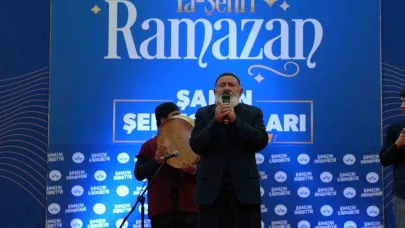 Ramazan etkinliklerinde tasavvuf müziği sanatçısı Turgut Kırgıl sahne aldı