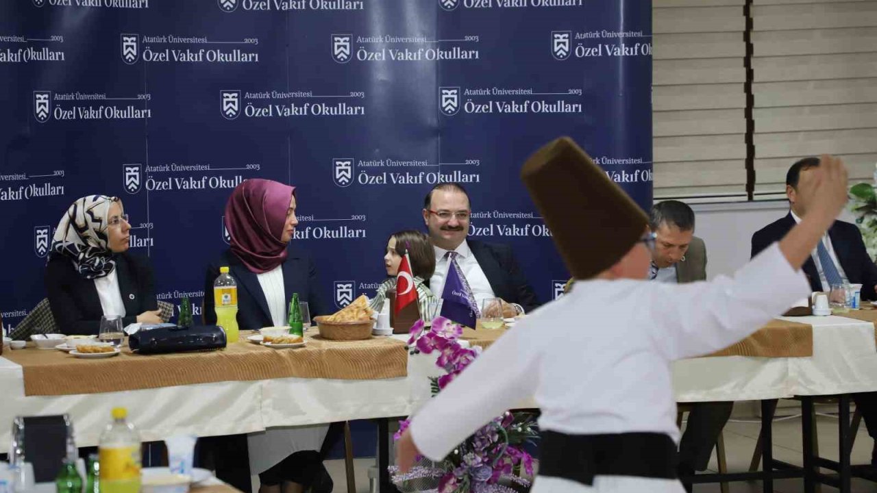 Rektör Hacımüftüoğlu, Özel vakıf okulları tarafından düzenlenen iftar programına katıldı