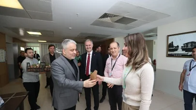 Tıp bayramında hekimler ziyaret edildi 