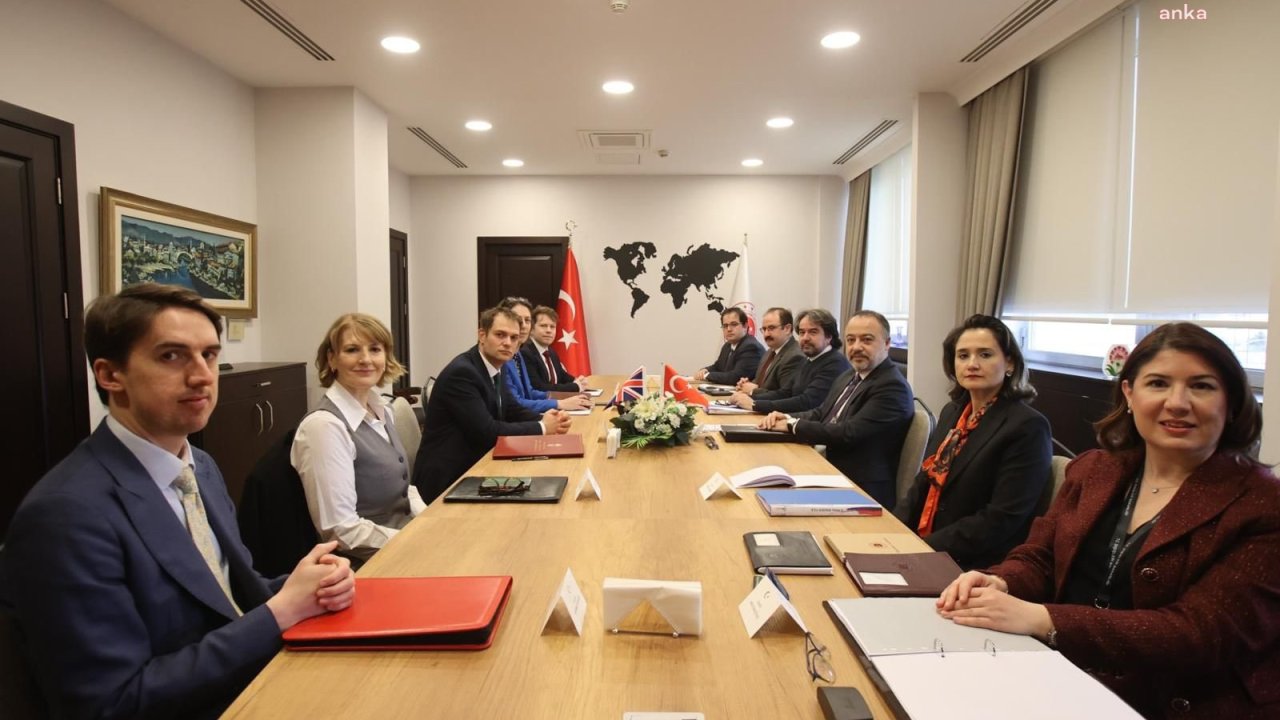 Türkiye ile Birleşik Krallık arasındaki Suriye konulu görüşmede, Suriye yönetiminin terörle mücadelede desteklenmesinin önemi vurgulandı