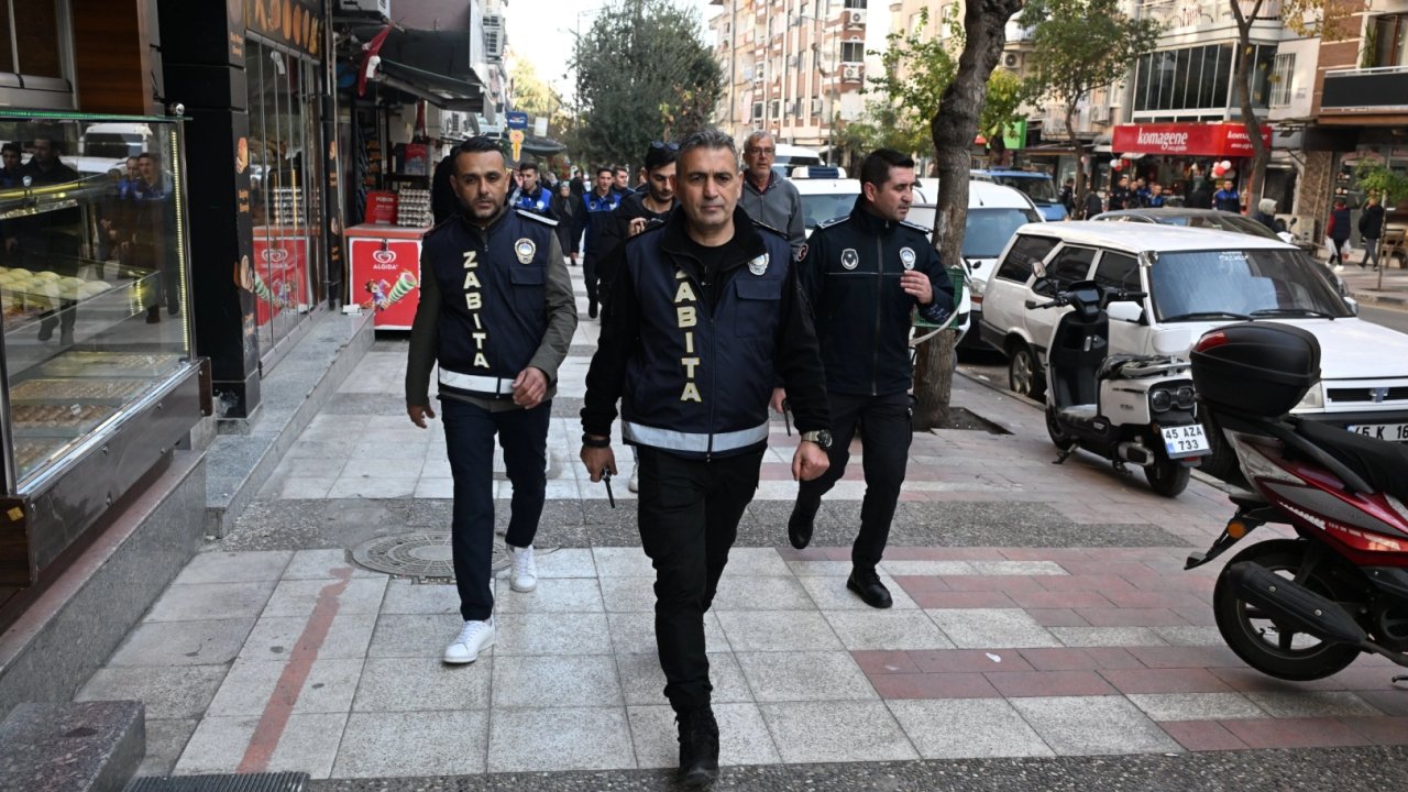 Manisa’da kaldırım işgallerine zabıta müdahalesi