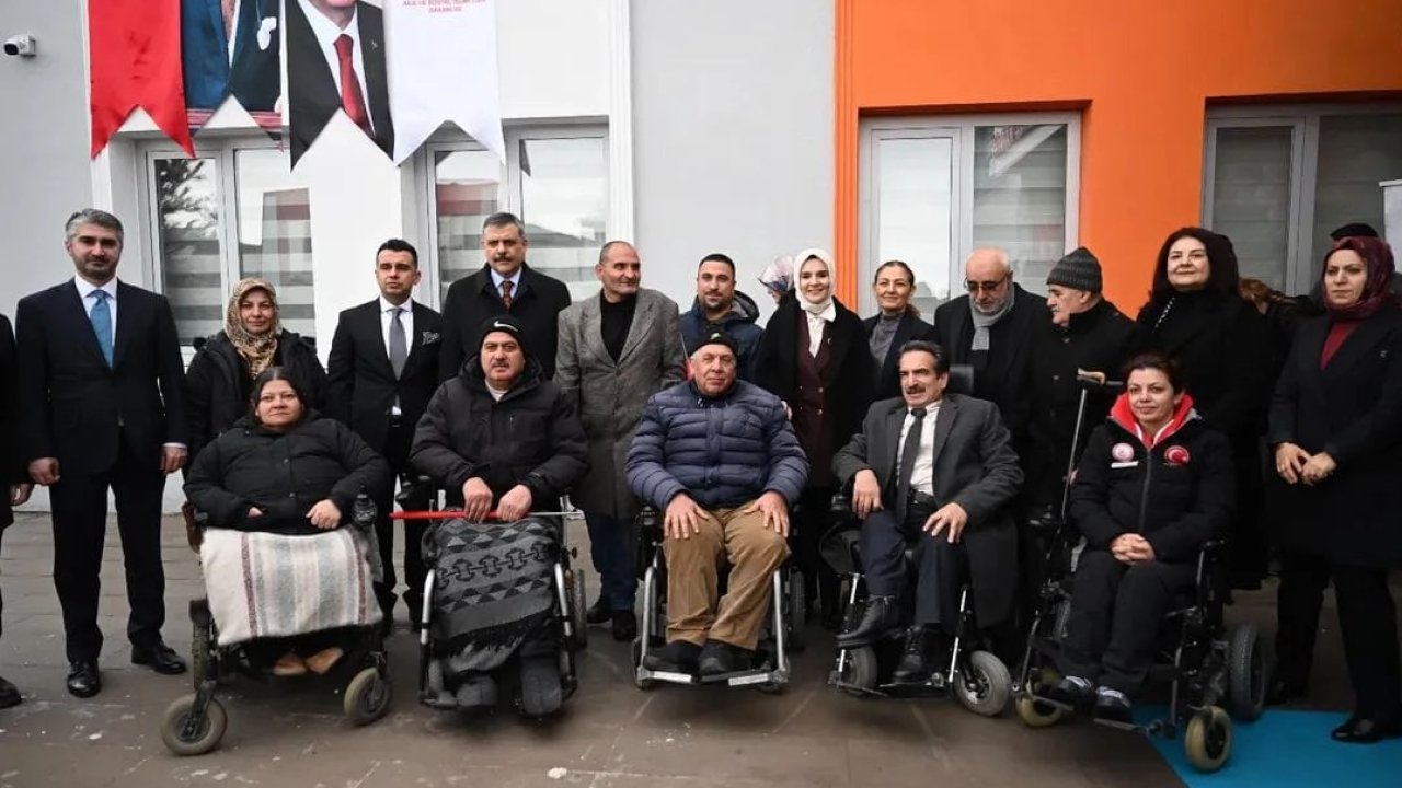 Bakan Göktaş'tan Engelli Merkezi açılışı