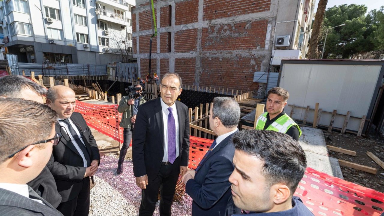 İzmir Bergama'da Ticaret Merkezi'ne temel