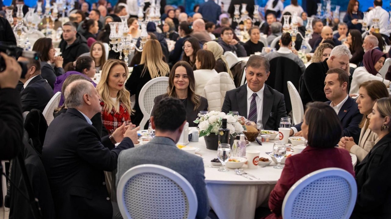 İzmir’de Balıkesirliler iftarda buluştu