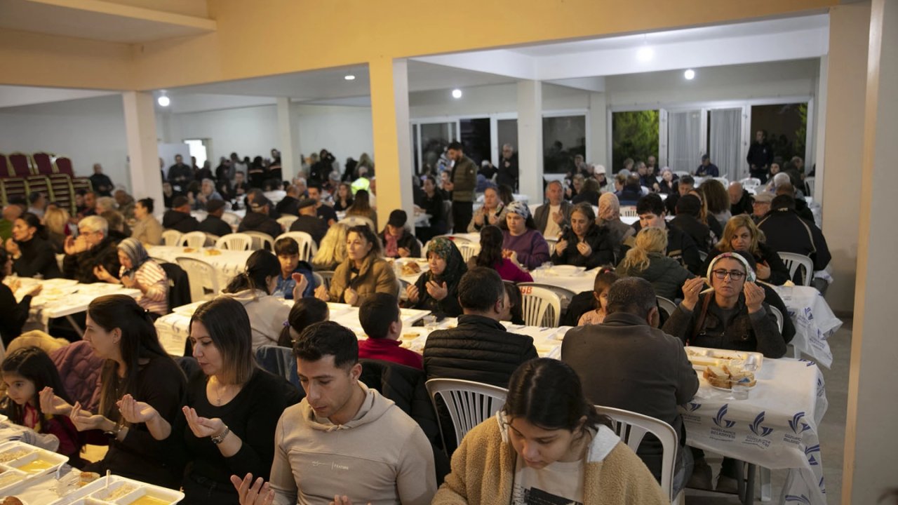 Ramazan’ın bereketi Güzelbahçe’de ortak sofrada paylaşıldı