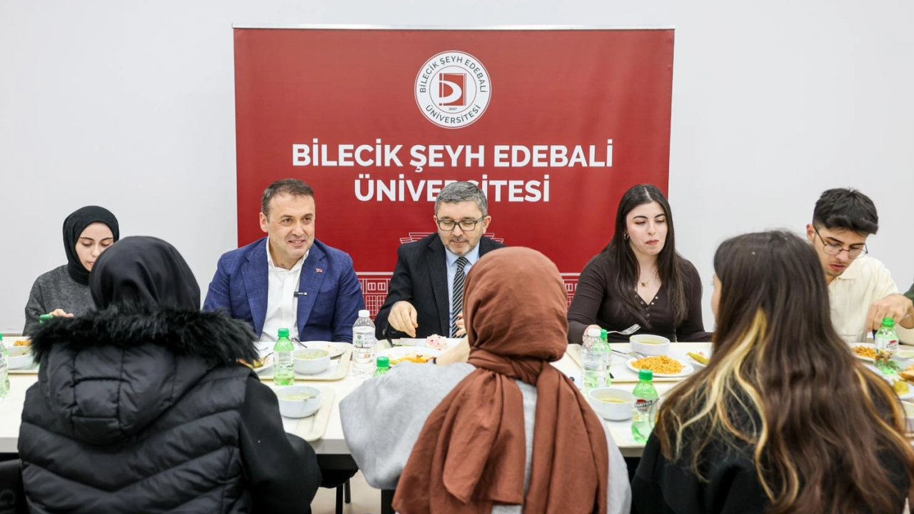 Vali Sözer öğrencilerle aynı sofrada buluştu