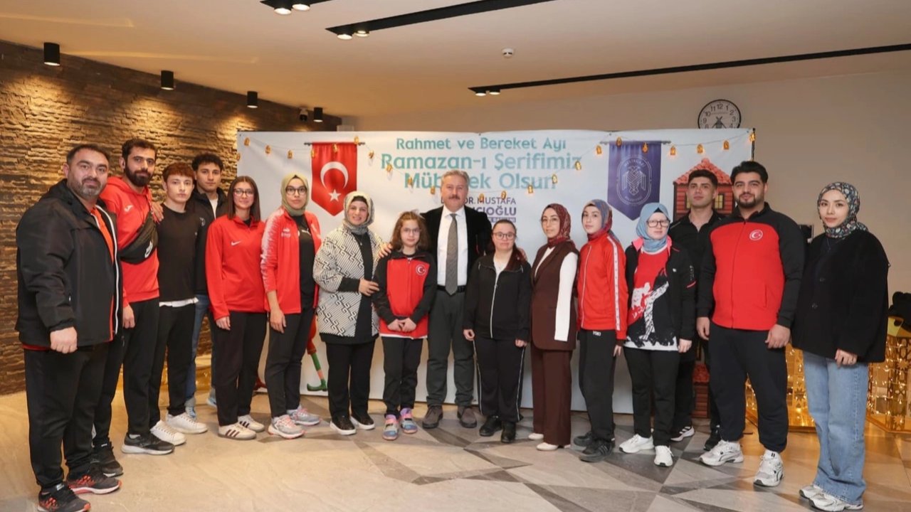 Akıl Küpü'nde iftar buluşması