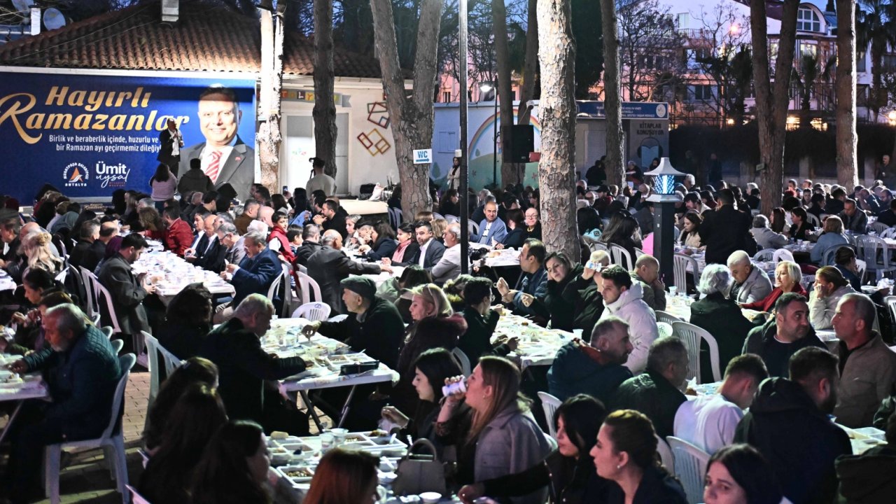 Antalya Muratpaşa'da 2 bin kişilik sofra