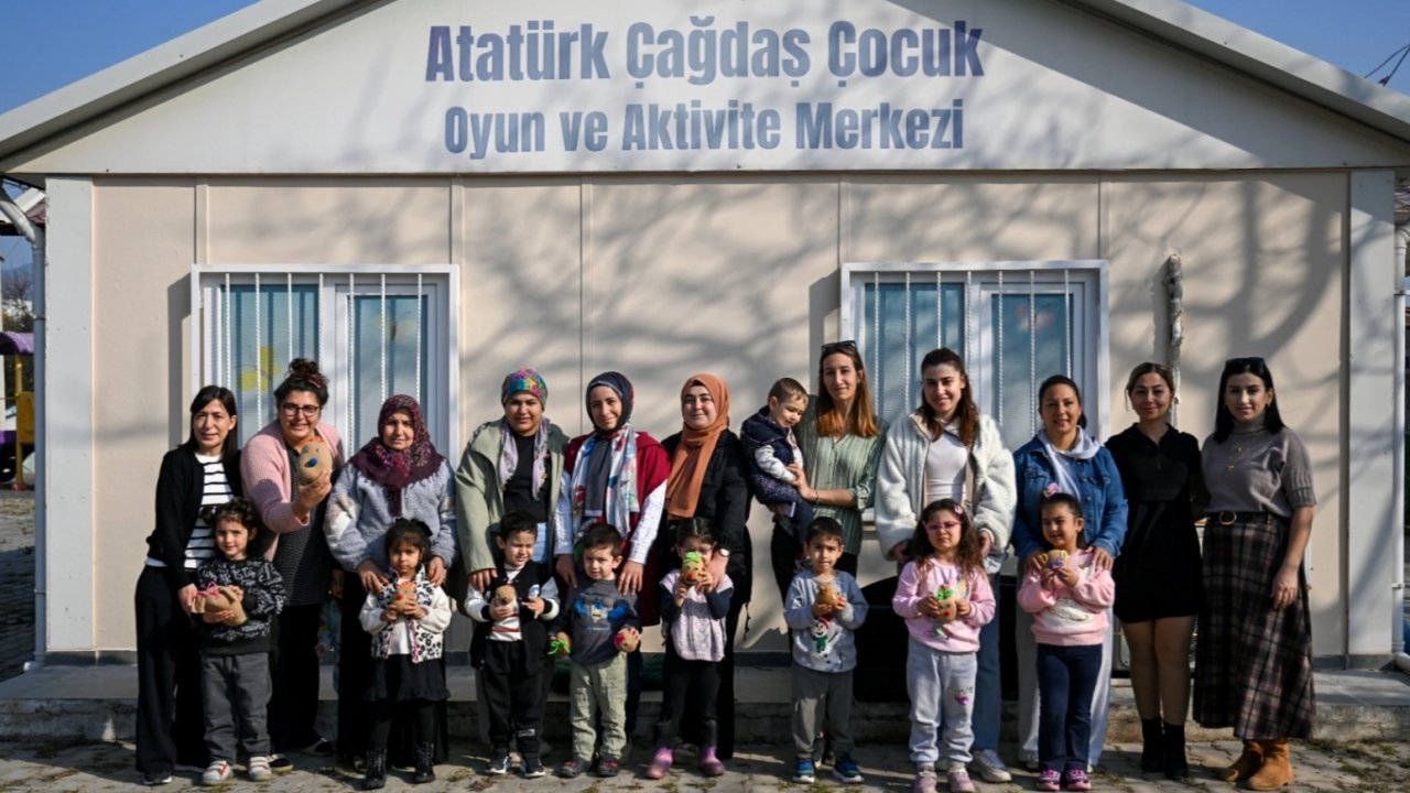 Bornovalı miniklere Çim Adam Atölyesi