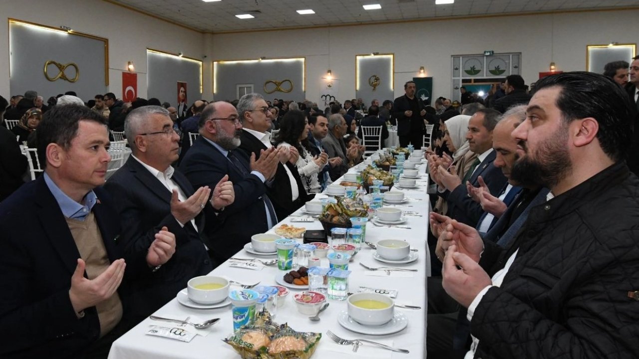 Bursa Emek’te gönüller aynı iftar sofrasında buluştu