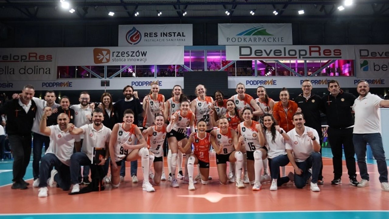 Eczacıbaşı Dynavit adını dörtlü finale yazdırdı!