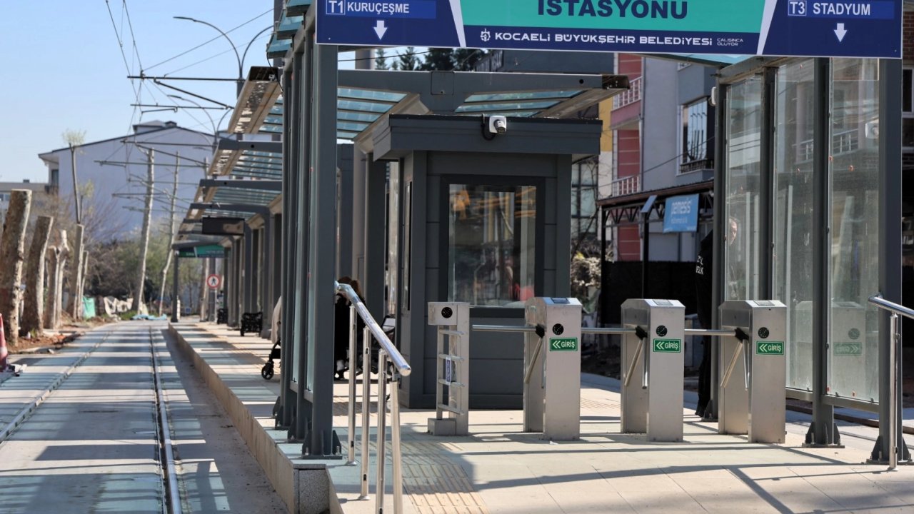 Kocaeli'de Alikahya istikametinde 6 durağın tabelası asıldı