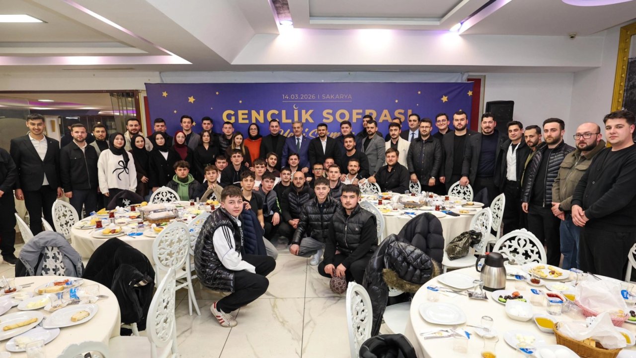 Sakarya'da Başkan Alemdar gençlere buluştu